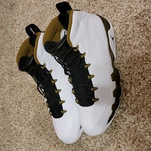 Air jordan retro 9 statue sz 13 white